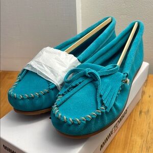 Minnetonka Kilty Women's turquoise Blue Moccasins